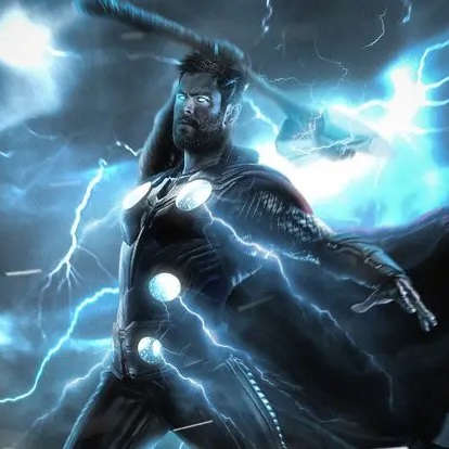 thor levant son marteau et envoie des éclairs